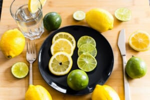 uống nước chanh trước khi ăn sáng có tốt không