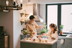 Sống thử trước hôn nhân: Nên hay không?
