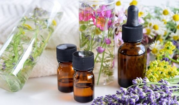 Liệu pháp mùi hương (Aromatherapy)