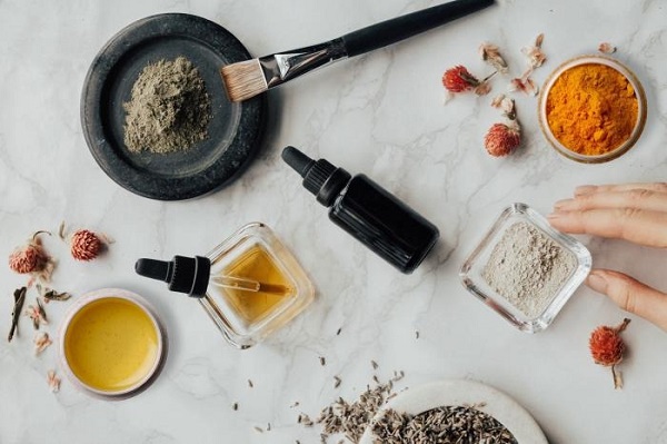 mỹ phẩm không nước (waterless beauty)
