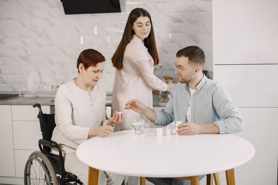 Chăm sóc người cao tuổi gặp vấn đề suy giảm trí nhớ ở người già có nguy hiểm không