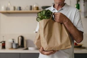 Chế Độ Dinh Dưỡng Cho Người Cao Tuổi: Nguyên Tắc, Thực Đơn Và Giải Pháp Chăm Sóc Sức Khỏe Toàn Diện